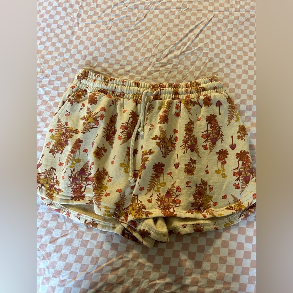 Mushroom lounge shorts